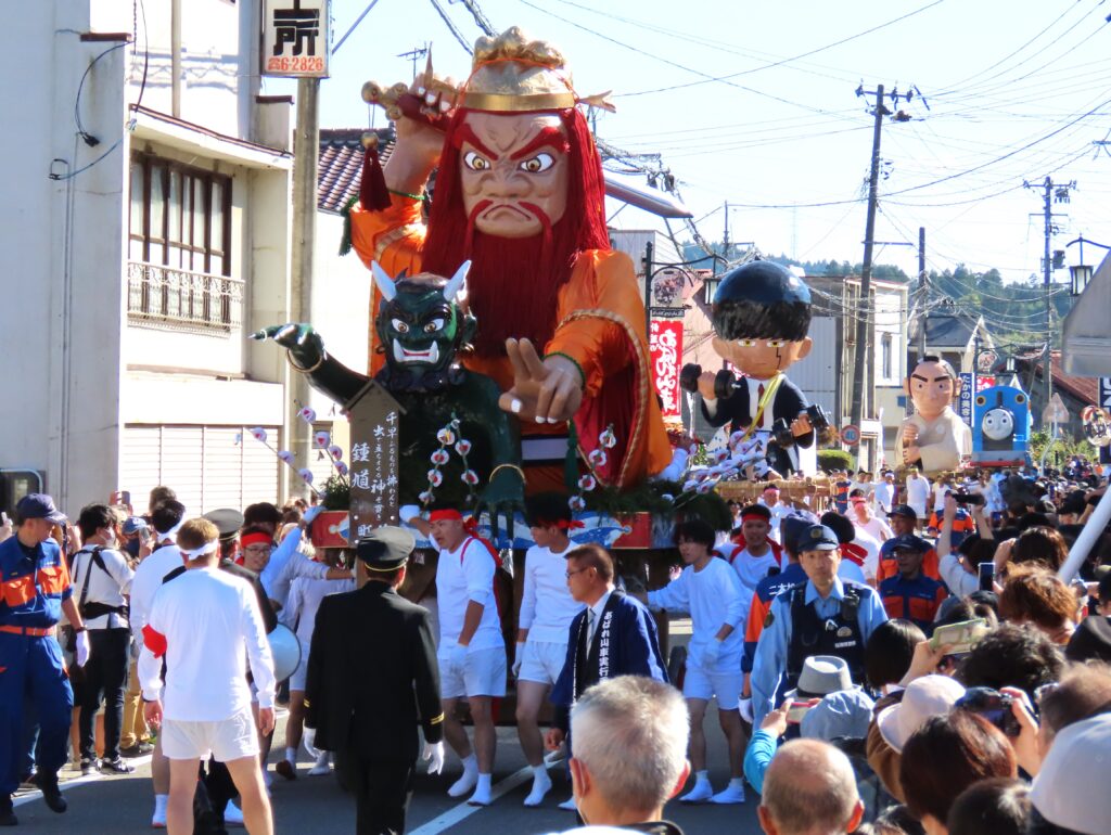 天気も熱気も〝全開〟針道のあばれ山車、小浜の紋付祭り