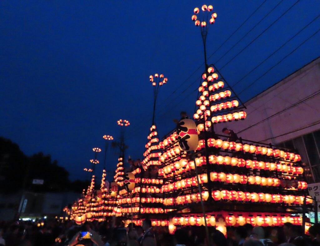 二本松の提灯祭り、城下町〝熱い３日間〟